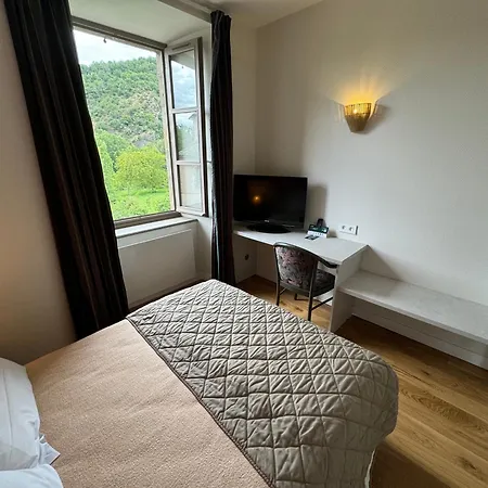 Szálloda Logis - Des Lauriers - Et Restaurant 2*