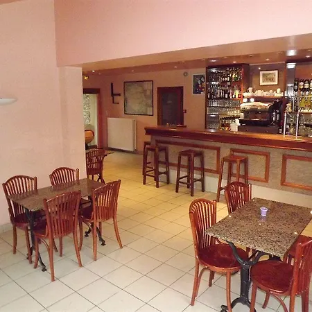 Szálloda Logis - Des Lauriers - Et Restaurant