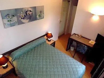 Logis - Des Lauriers - Et Restaurant Alban