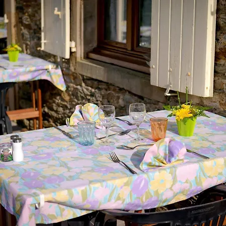 Logis - Des Lauriers - Et Restaurant Alban