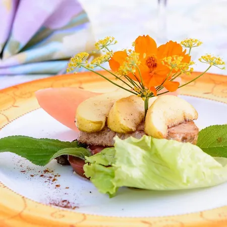 Logis - Des Lauriers - Et Restaurant Szálloda