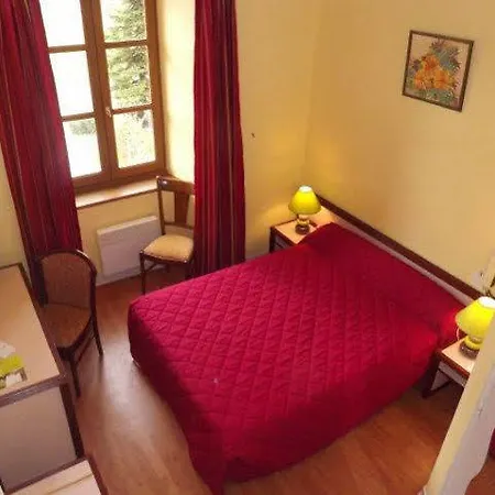 Szálloda Logis - Des Lauriers - Et Restaurant 2*