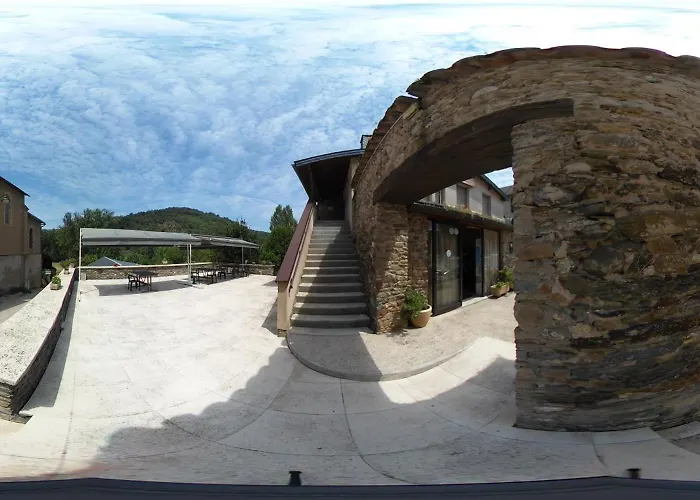 Hotel Logis - Des Lauriers - Et Restaurant 2*