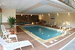 Logis - Des Lauriers - Et Restaurant فندق