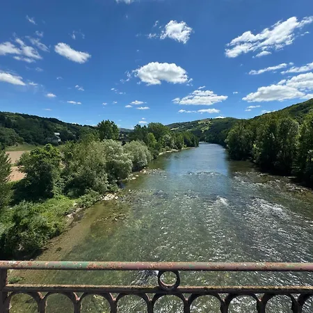 Logis - Des Lauriers - Et Restaurant فندق ألبان