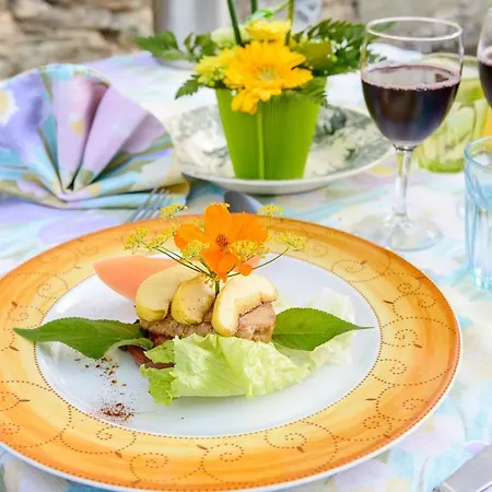 Logis - Des Lauriers - Et Restaurant فندق ألبان