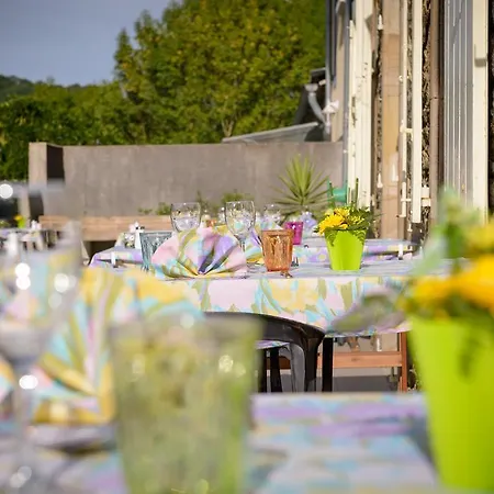 فندق Logis - Des Lauriers - Et Restaurant