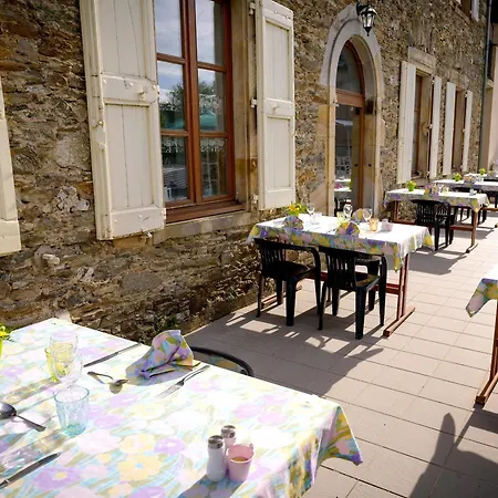 ホテル Logis - Des Lauriers - Et Restaurant 2*