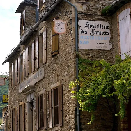 فندق Logis - Des Lauriers - Et Restaurant 2*