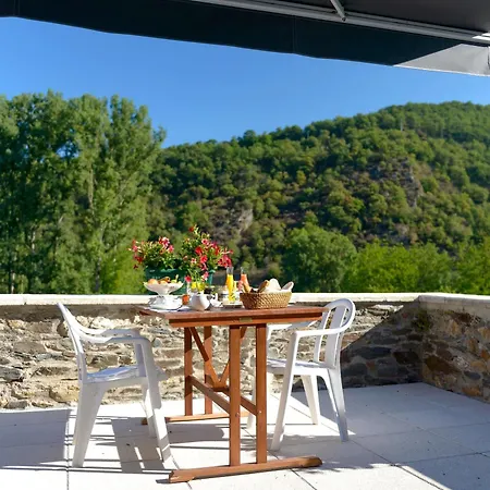 Logis - Des Lauriers - Et Restaurant