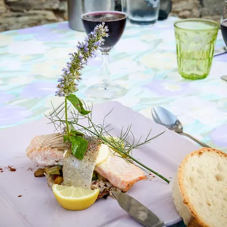 فندق Logis - Des Lauriers - Et Restaurant ألبان